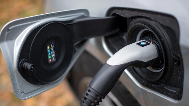 Die beiden wichtigsten Märkte für Elektromobilität China und USA stehen bei der Förderung der neuen Antriebstechniken auf der Bremse. Die beiden wichtigsten Märkte für Elektromobilität China und USA stehen bei der Förderung der neuen Antriebstechniken auf der Bremse.