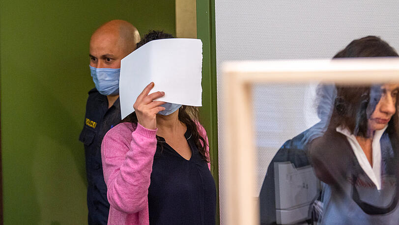 Weil sie den Richter während der Urteilsverkündung mehrfach unterbrach, wurde die 49-Jährige aus dem Saal verwiesen.