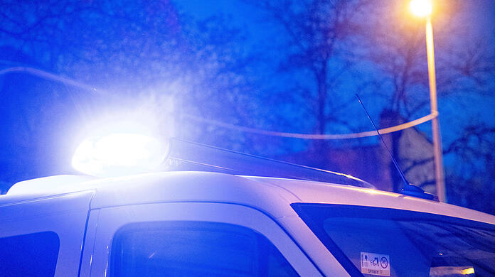 Die Polizei rückte am Montagabend mit einem Großaufgebot aus. (Symbolbild)