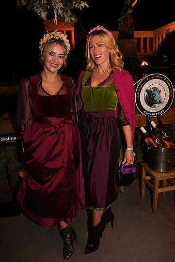 Laura Osswald (l) und Nele Kieper