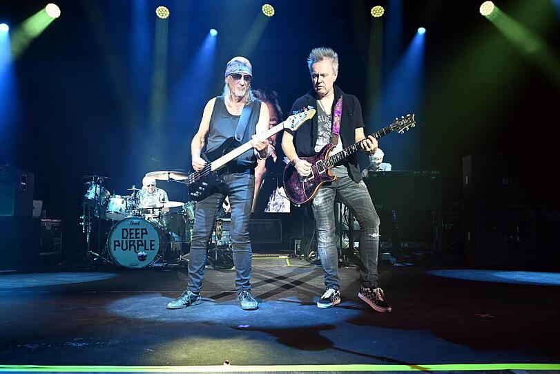 Bassist Roger Glover und Gitarrist Simon McBride. Foto: Jens Niering Bassist Roger Glover und Gitarrist Simon McBride. Foto: Jens Niering
