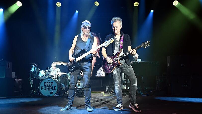 Bassist Roger Glover und Gitarrist Simon McBride. Foto: Jens Niering Bassist Roger Glover und Gitarrist Simon McBride. Foto: Jens Niering