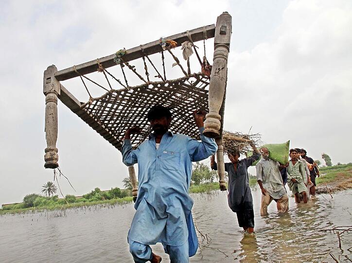 Nach der Flutkatastrophe spitzt sich die Lage in Pakistan zu: Die Bilder