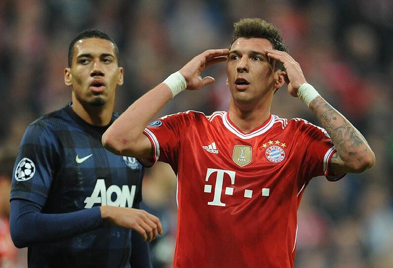 MARIO MANDZUKIC: NOTE 2.
Kopfball- und Zweikampfmagnet. Lief wahnsinnig viel, beschäftigte Vidic und Smalling, stand vorne beim 1:1 goldrichtig. Mandzu-king!