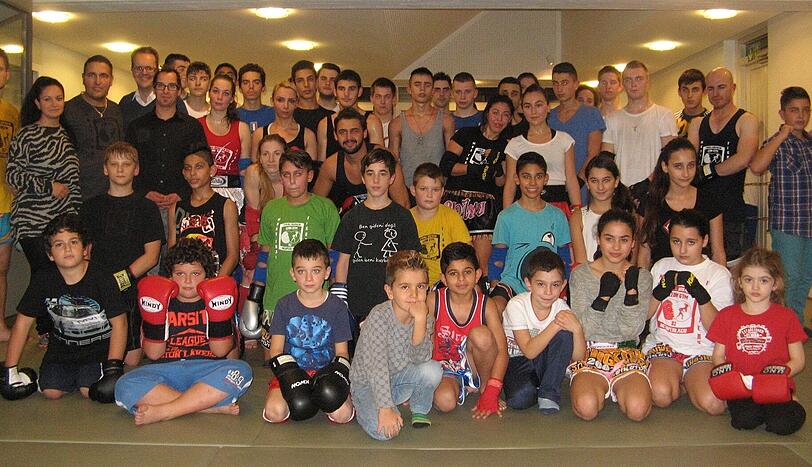 Martin Pilz, Markus Rinderspacher, Ramazan Varisli und die Thaiboxer von Leon Gym.