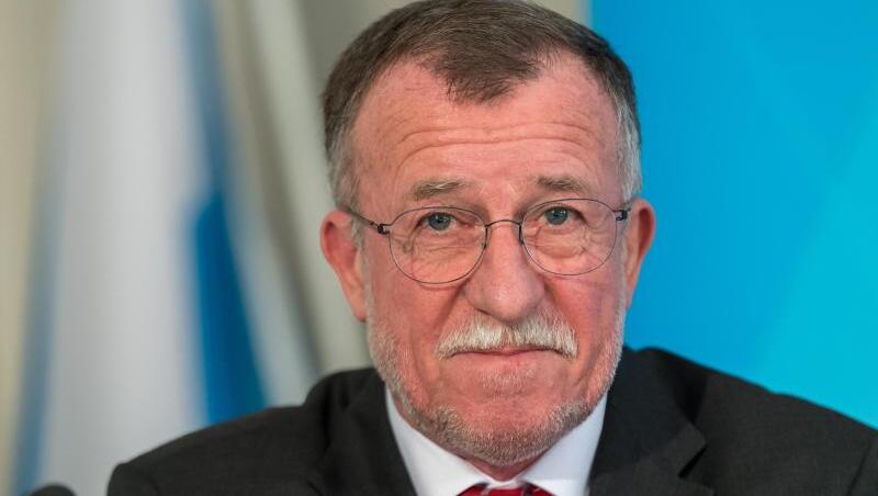 Johann Horn, Bezirksleiter der IG Metall Bayern, bei einer Veranstaltung. Foto: Peter Kneffel/dpa/Archivbild Johann Horn, Bezirksleiter der IG Metall Bayern, bei einer Veranstaltung. Foto: Peter Kneffel/dpa/Archivbild