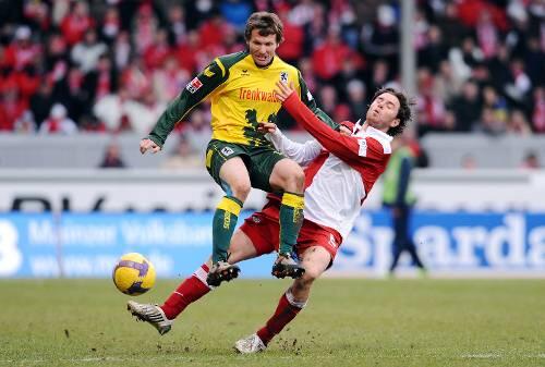 Benny Lauth will am Sonntag trotz gebrochener Hand spielen.