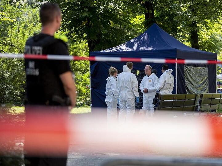 Spurensicherung am Tatort in Berlin-Moabit im August.