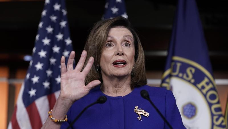 Die Vorsitzende des Repräsentantenhauses, die Demokratin Nancy Pelosi, spricht in Washington zu Journalisten. Die Vorsitzende des Repräsentantenhauses, die Demokratin Nancy Pelosi, spricht in Washington zu Journalisten.