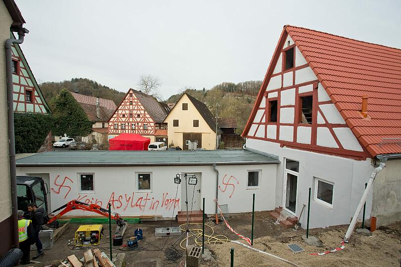Der Nazi-Anschlag auf drei Flüchtlingsheime in Vorra. Die Bilder