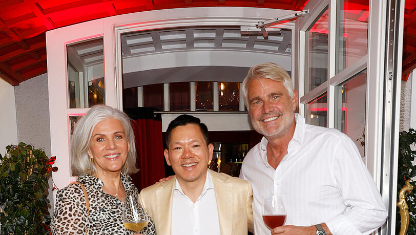 Das Chang-Sommerfest von Nguyen van Giang wollten sich Birgit Schrowange und Mann Frank Spothelfer nicht entgehen lassen. Das Chang-Sommerfest von Nguyen van Giang wollten sich Birgit Schrowange und Mann Frank Spothelfer nicht entgehen lassen.