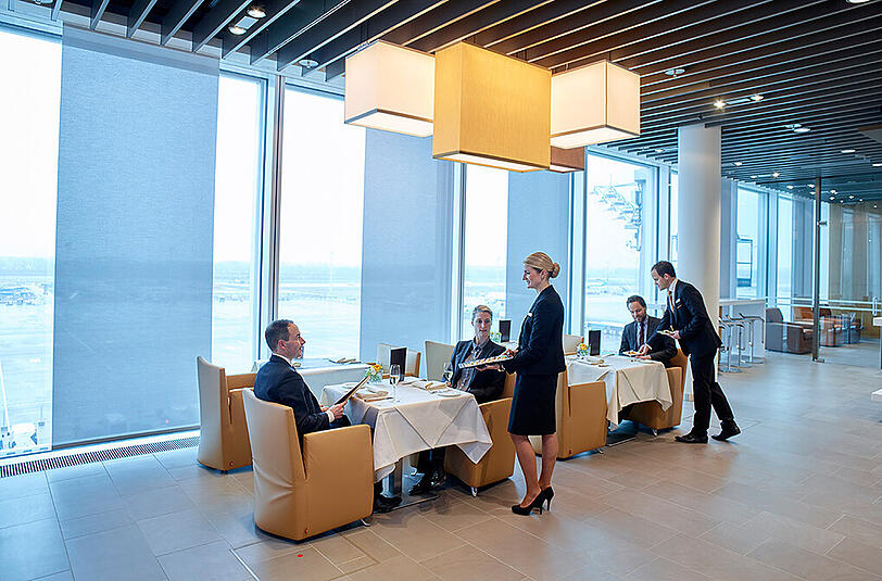 Nur wer den HON-Status erreicht hat, darf die exklusive First-Class-Lounge der Lufthansa betreten.