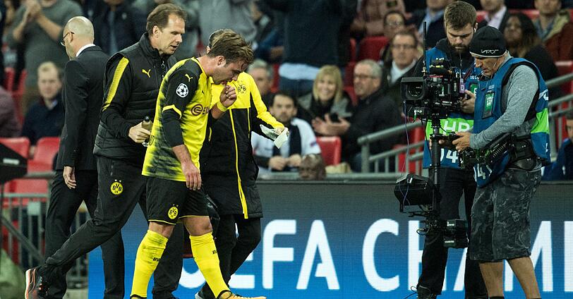 Mario Götze ging kurz vor Spielende verletzt vom Platz.