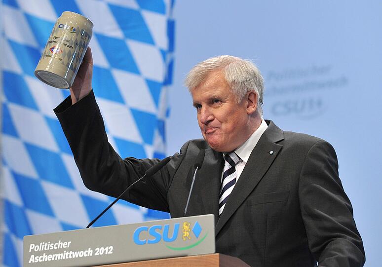 Reden sich am Aschermittwoch in Rage: OB Ude, Claudia Roth, Edmund Stoiber und Co. - sehen Sie hier die Bilder...