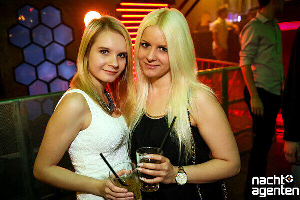 Die besten Party-Bilder vom Samstag. Hier im Neuraum.
