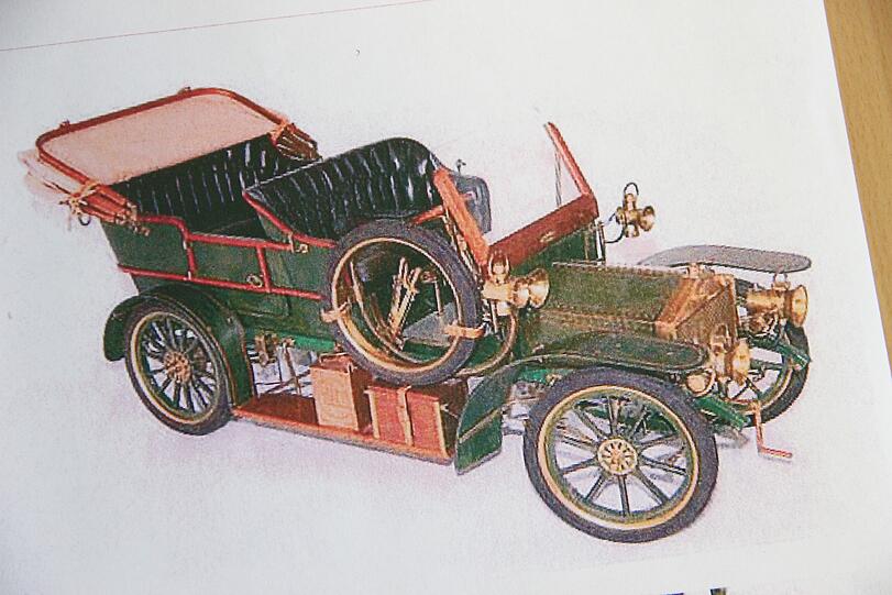 Das Streitobjekt: Das Modell eines Rolls Royce von 1905.