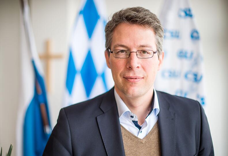 Stimmkreis 107 München-Ramersdorf - Markus Blume (CSU): Der Generalsekretär der CSU hat es wieder gepackt. In Ramersdorf überzeugte er 30,6 Prozent der Wähler. Erststimmen für Markus Rinderspacher (SPD) nur noch 14,1. Susanne Kurz, Grüne: 24,1