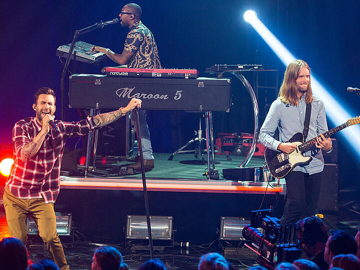 So munter konnte sich Adam Levine (l.) am vergangenen Wochenende nicht präsentieren