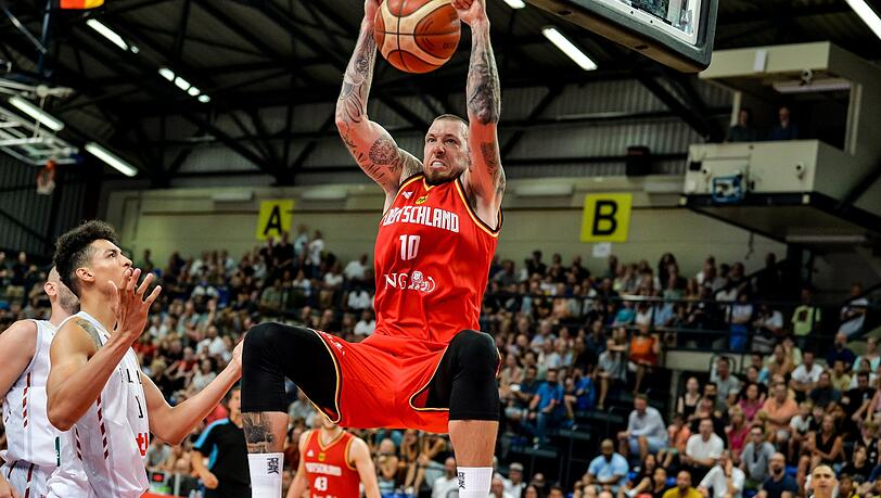 Daniel Theis aus Deutschland in Aktion.