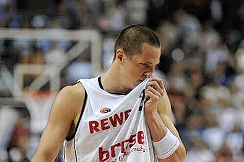 Mund abputzen, weitermachen! Nach ihrem desolten Auftritt in Frankfurt müssen die Bamberger um ihren Kapitän Casey Jacobsen nun auf das alles entscheidende Spiel fünf um die deutsche Meisterschaft  in der Jako Arena hoffen.