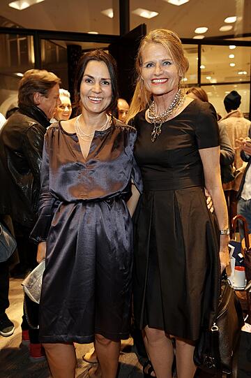 Sabine Spieler mit Eveline Sallinger.