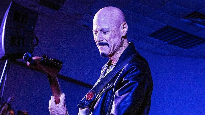 Bob Kulick während eines Auftritts in Indianapolis 2018.