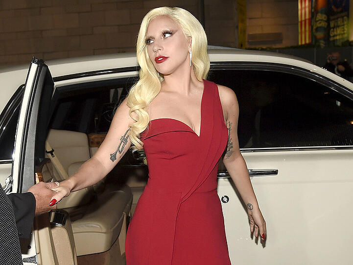Lady Gaga glänzte in Los Angeles in verführerischem Rot