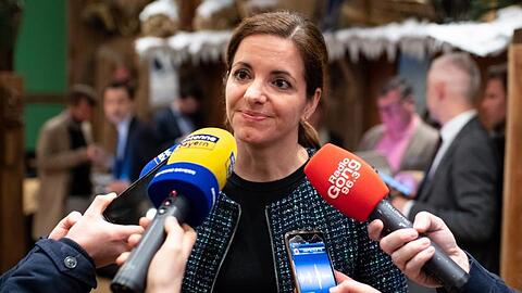 Kristina Frank (r), Oberbürgermeisterkandidatin der CSU. Foto: Sven Hoppe/dpa