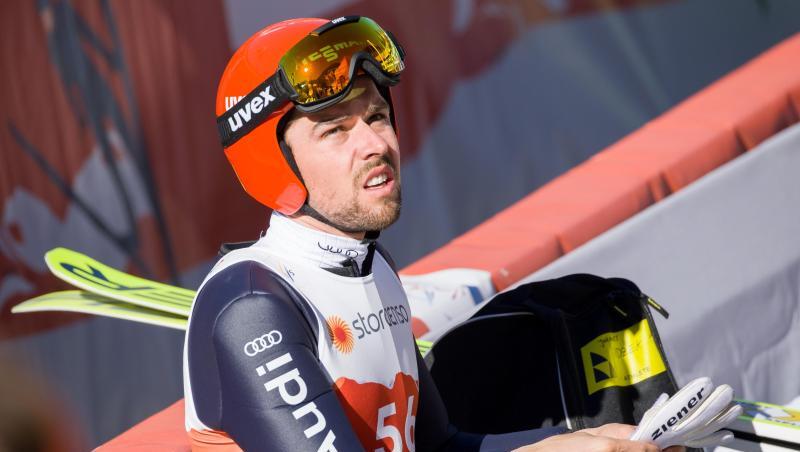Johannes Rydzek aus Deutschland nach seinem Sprung.