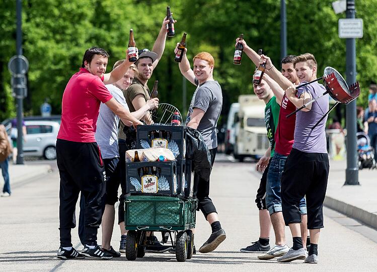 Um nichts anderes dreht es sich wohl auch bei dieser Männergarde.
