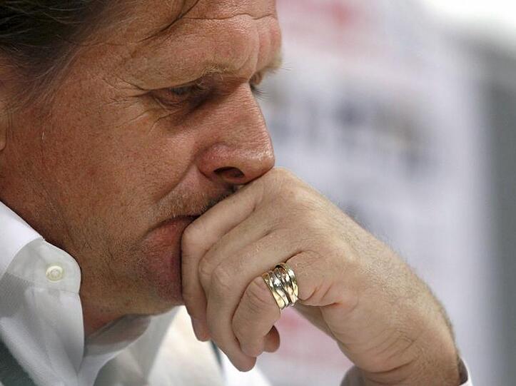 Vor dem Aus bei Real Madrid: Bernd Schuster, dessen Mannschaft im Pokal an Drittligist Irun scheiterte.