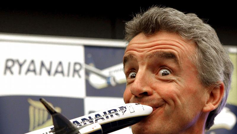 Ryanair-Chef Michael O'Leary will die Aufsichtsbehörden davon überzeugen, dass auf kürzeren Strecken ein Pilot ausreiche. Ryanair-Chef Michael O'Leary will die Aufsichtsbehörden davon überzeugen, dass auf kürzeren Strecken ein Pilot ausreiche.