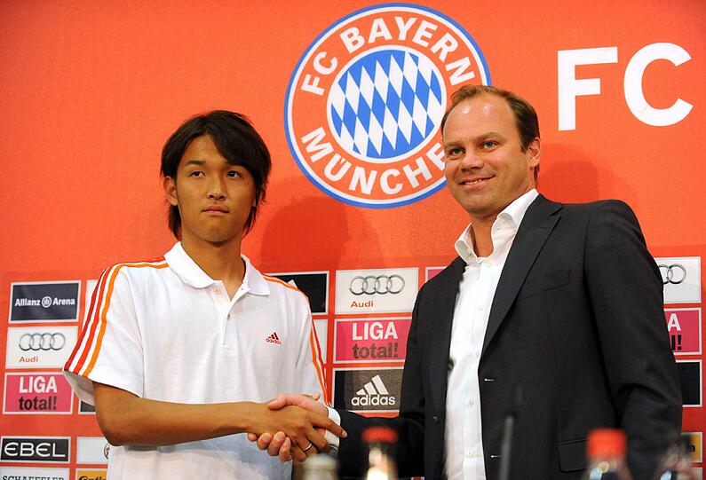 Usami wird offiziell in der Allianz Arena vorgestellt. Die Bilder