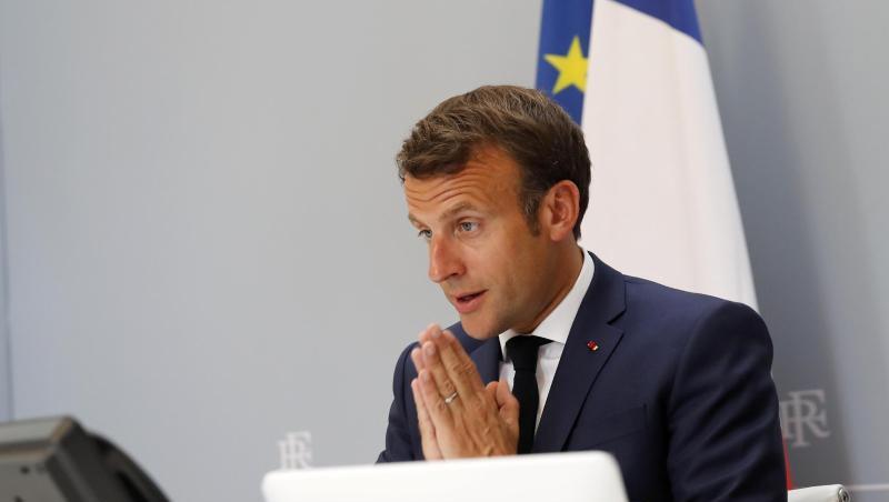 Emmanuel Macron nimmt aus dem Elysee-Palast heraus gestenreich an der WHO-Videokonferenz teil. Emmanuel Macron nimmt aus dem Elysee-Palast heraus gestenreich an der WHO-Videokonferenz teil.
