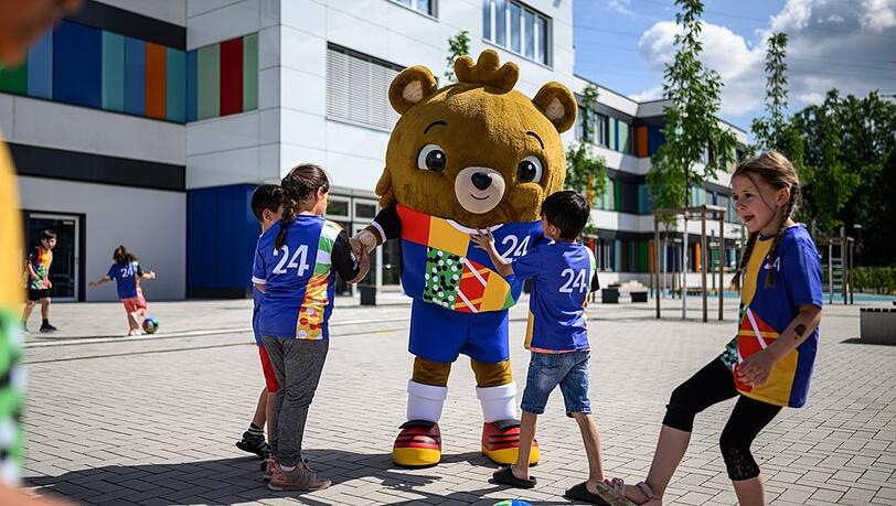 Das Maskottchen für Fußball-EM 2024 ist bislang noch ohne Namen.