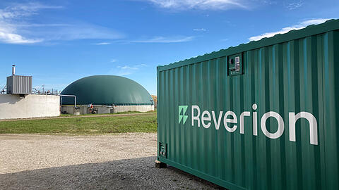 Das Kraftwerk von Reverion sieht unscheinbar aus, aber hat gro&szlig;e Wirkung: Es kann aus Gas Strom erzeugen &ndash; und andersrum.
