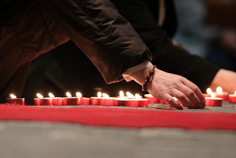 Belgien und die Niederlande trauern offiziell um die 28 Toten des Busunglücks in der Schweiz. Eine Schweigeminute ist angesetzt.