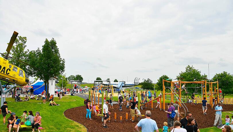 Der Flughafen-Besucherpark lädt zum Fest.