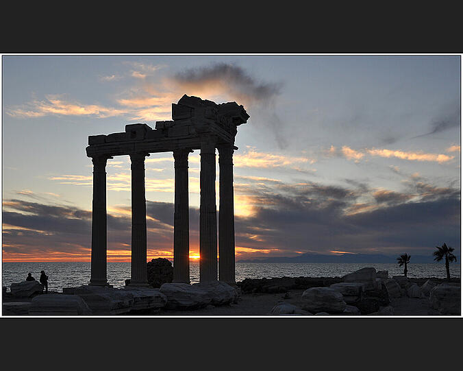 Side: Der Apollo-Tempel lockt zum abendlichen Spaziergang.