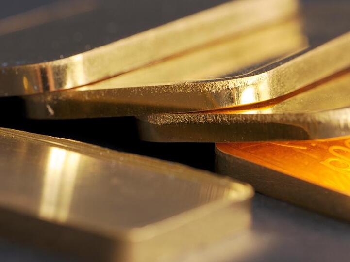 Diese hier sind echt: Goldbarren mit einem Gewicht von jeweils 100 Gramm.