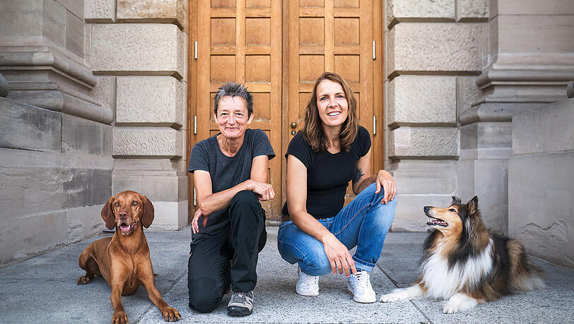 Iris Deuber und Angelika Spicker von der "Martin-Rütter-Hundeschule" in München/Freising. Mit der AZ spricht Angelika Spicker über die Hunde-Situation im Hause Klum. Iris Deuber und Angelika Spicker von der "Martin-Rütter-Hundeschule" in München/Freising. Mit der AZ spricht Angelika Spicker über die Hunde-Situation im Hause Klum.