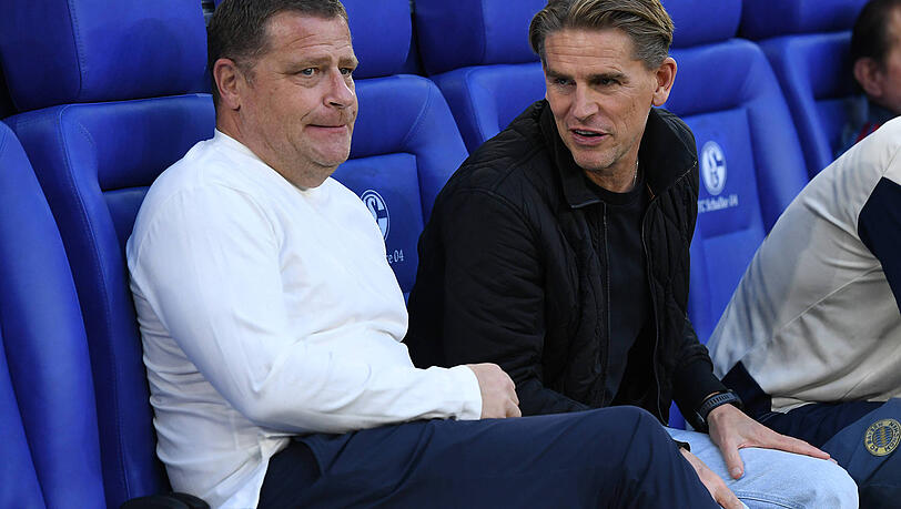 Bayerns Sportvorstand Max Eberl (r.) und Sportdirektor Christoph Freund mit Diskussionsbedarf – die Bosse verurteilen die Beleidigungen gegen Manuel Neuer bei dessen Rückkehr nach Gelsenkirchen. Bayerns Sportvorstand Max Eberl (r.) und Sportdirektor Christoph Freund mit Diskussionsbedarf – die Bosse verurteilen die Beleidigungen gegen Manuel Neuer bei dessen Rückkehr nach Gelsenkirchen.