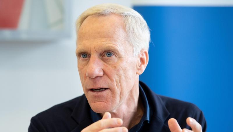 Sportwissenschaftler Ingo Froböse könnte sich vorstellen, die Winterpause abzuschaffen, wenn dafür englische Wochen weniger werden.