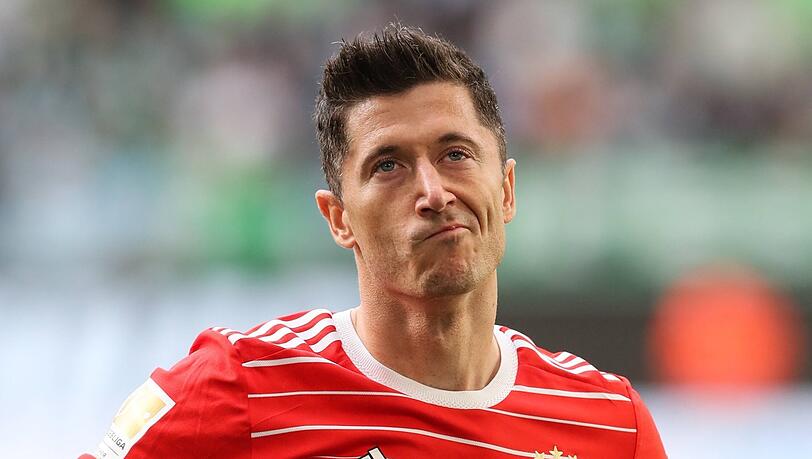 Barcelona im Kopf: Robert Lewandowski will sofort zu den Katalanen wechseln, doch der FC Bayern bleibt bislang hart. Cristiano Ronaldo ist als Nachfolger im Gespräch.