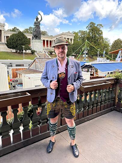 Oliver Rauh schaut bei den Promis auf dem Oktoberfest ganz genau hin.