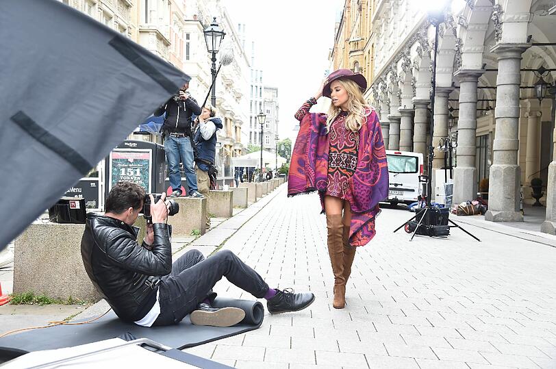 Stiefel-Shooting in Hamburg: Sylvie Meis zeigt ihre Deichmann-Kollektion.