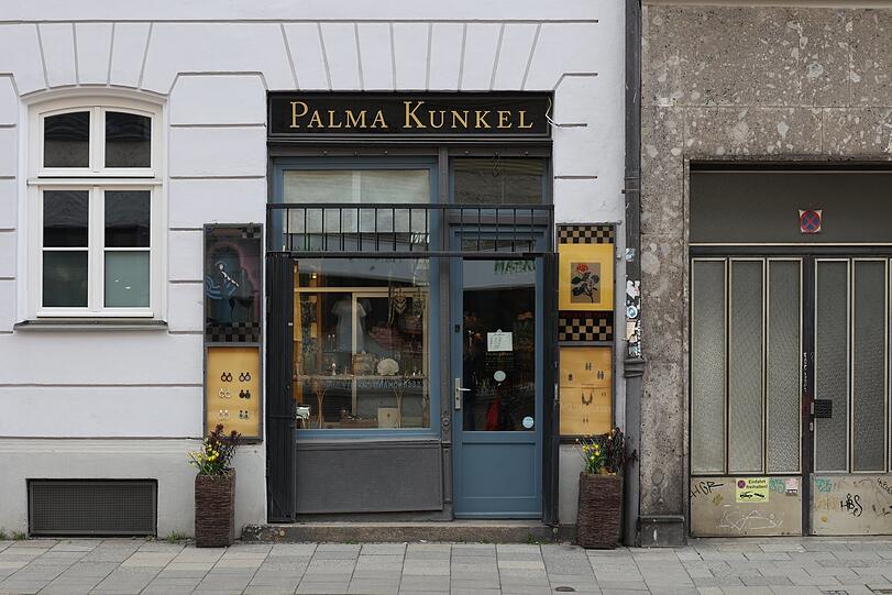 Antikes und Schmuck gibt's bei Palma Kunkel.