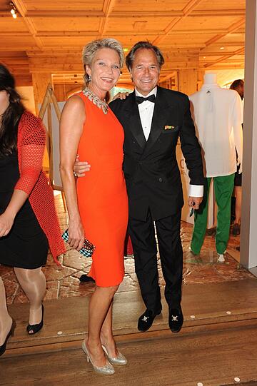 Gräfin Stephanie von Pfuel und Hendrik teNeues.