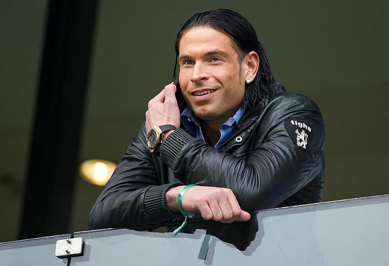 Mittlerweile Zuschauer: Der ehemalige Bremer Torhüter Tim Wiese sieht mit Sorgen die Spiele seines Ex-Vereins.