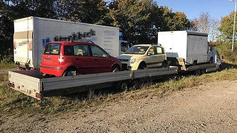 Die Ladung der Lastwagen war nicht ausreichend gesichert.